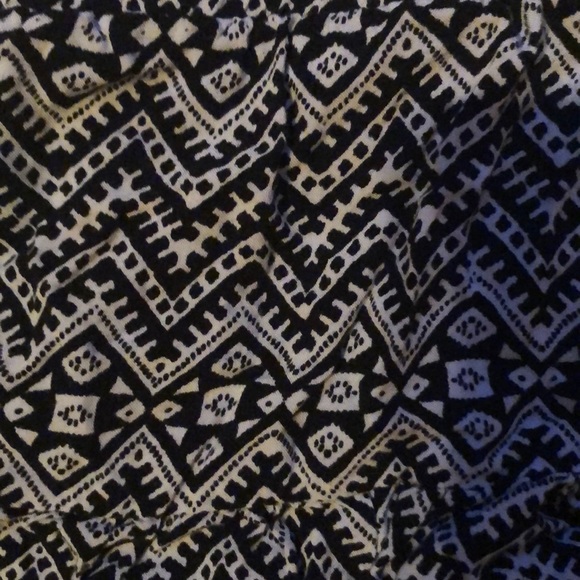 Patterned shorts - Picture 2 of 3